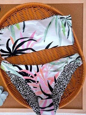 Trendy boutique Tropical Leaf Bandeau Bikini in White, Pink & Green